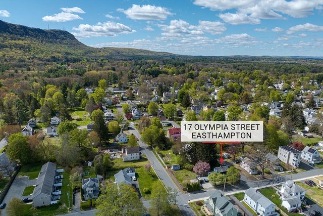 17 Olympia St, Easthampton, MA 01027