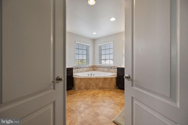 13538 EAGLES REST DR, Leesburg, VA 20176