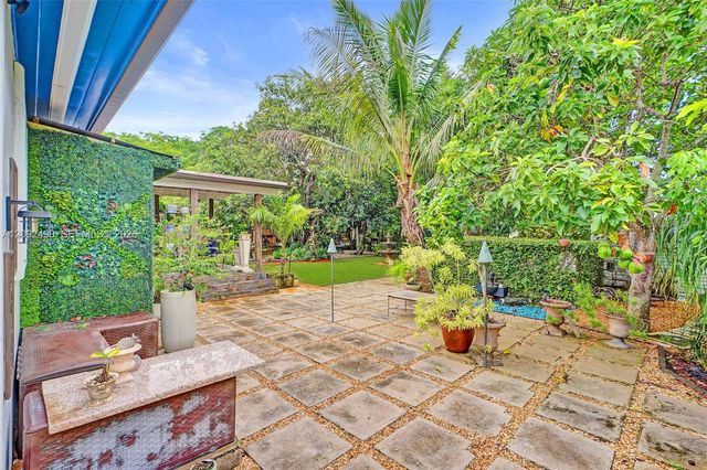 860 NE 127th Street, North Miami, FL 33161