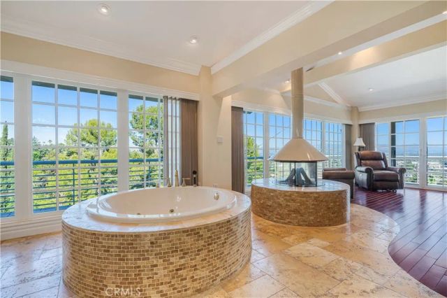 4615 White Oak, Encino, CA 91316