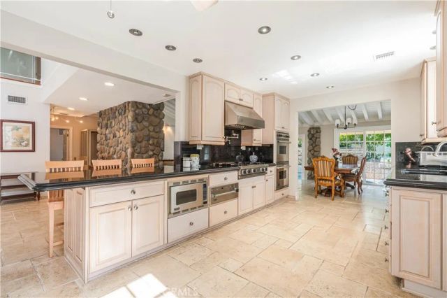 4615 White Oak, Encino, CA 91316