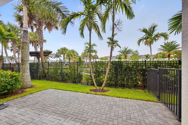 16131 Oakview Drive, Westlake, FL 33470