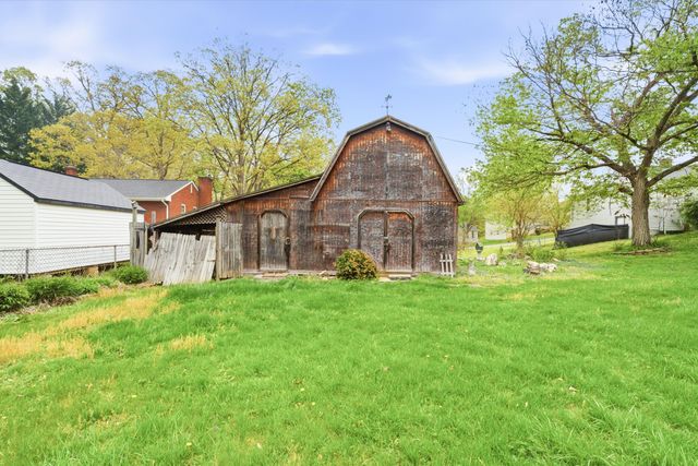 5011 Victoria ST, Roanoke, VA 24017