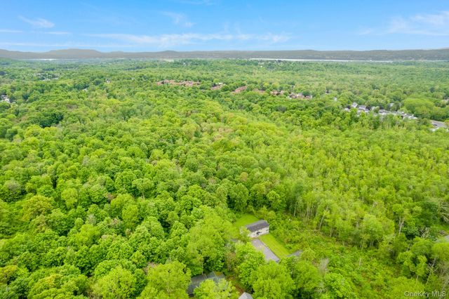 4-8 Donlo Drive, Fishkill, NY 12524