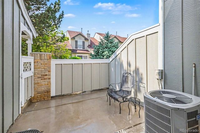 933 S Evanston Circle, Aurora, CO 80012
