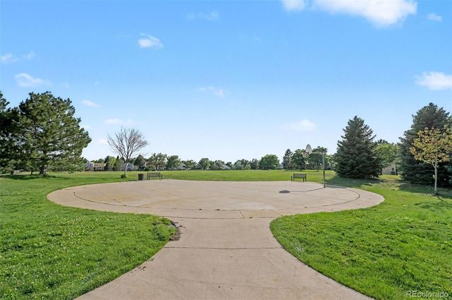 933 S Evanston Circle, Aurora, CO 80012