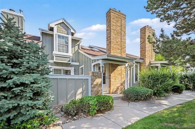 933 S Evanston Circle, Aurora, CO 80012