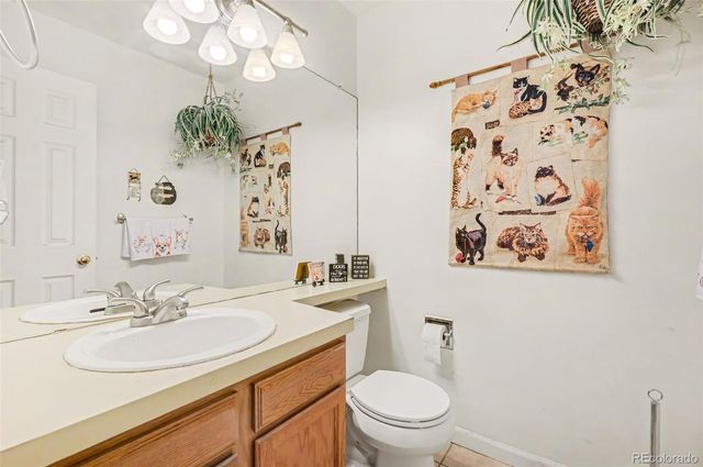933 S Evanston Circle, Aurora, CO 80012