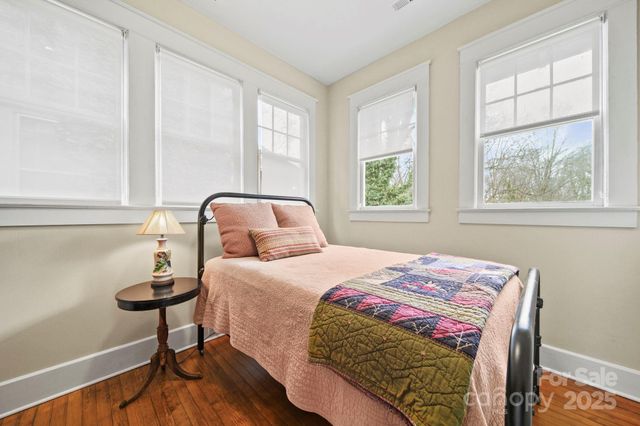 202 S Oak Street, Statesville, NC 28677