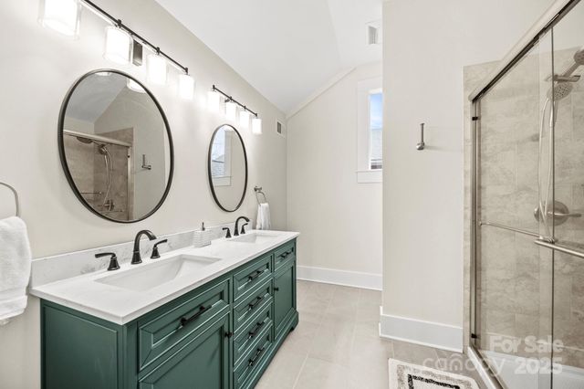 202 S Oak Street, Statesville, NC 28677