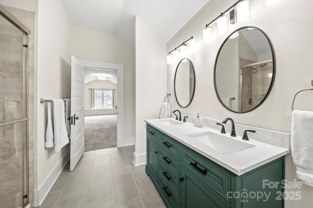 202 S Oak Street, Statesville, NC 28677