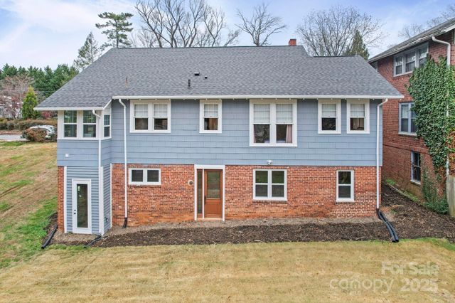 202 S Oak Street, Statesville, NC 28677