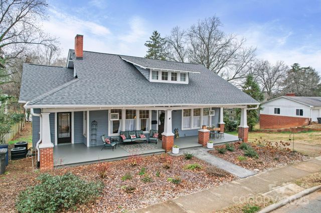 202 S Oak Street, Statesville, NC 28677