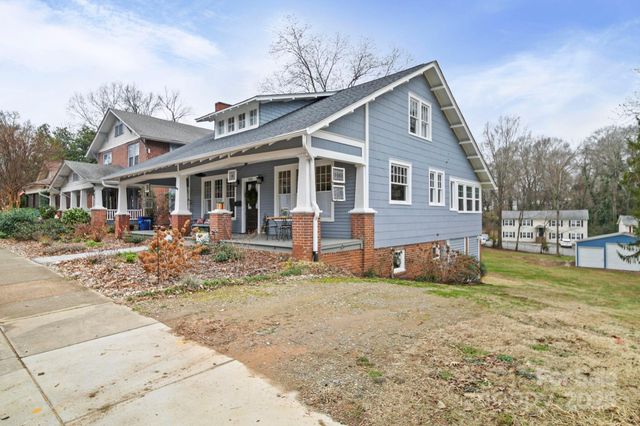 202 S Oak Street, Statesville, NC 28677