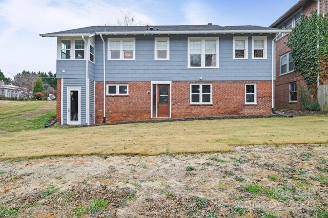 202 S Oak Street, Statesville, NC 28677