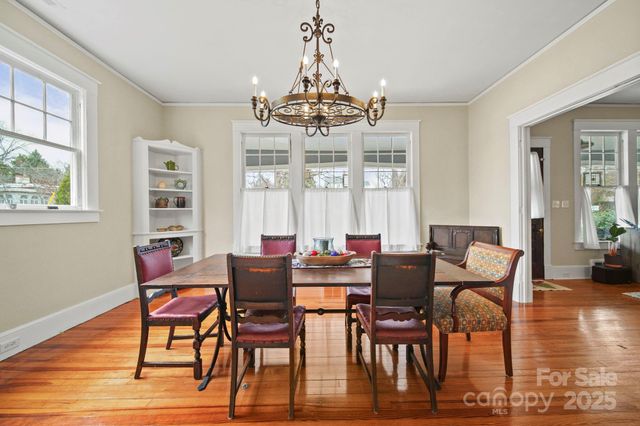 202 S Oak Street, Statesville, NC 28677