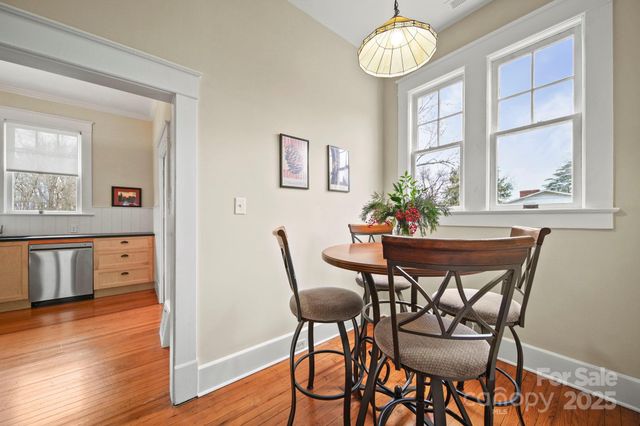 202 S Oak Street, Statesville, NC 28677