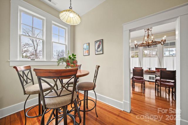 202 S Oak Street, Statesville, NC 28677