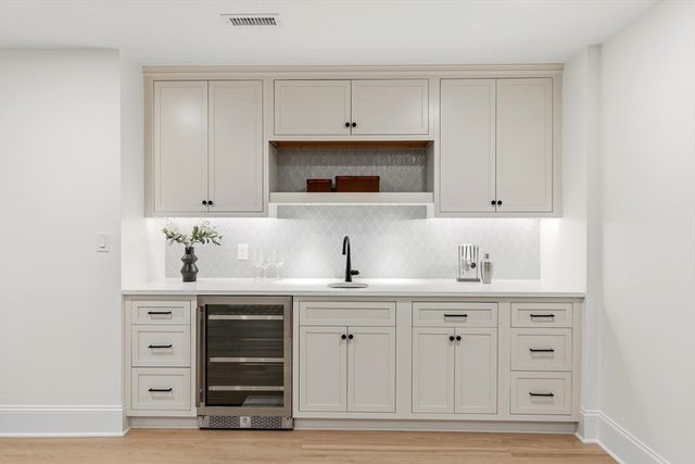 2 Westwood Rd, Lexington, MA 02420