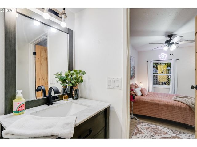 4480 GRANT St, West Linn, OR 97068