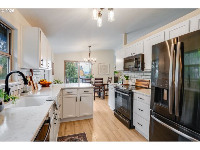 4480 GRANT St, West Linn, OR 97068