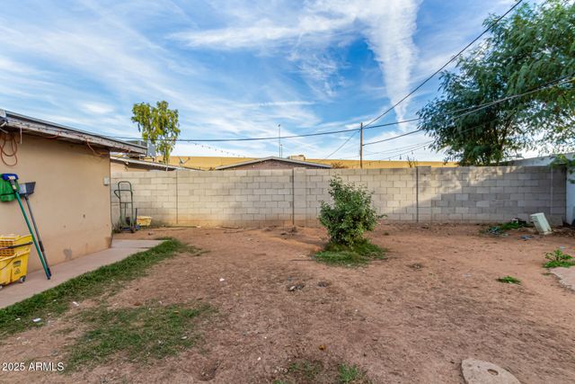 1917 E Pinchot Avenue, Phoenix, AZ 85016