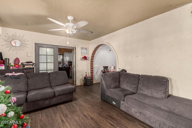 1917 E Pinchot Avenue, Phoenix, AZ 85016