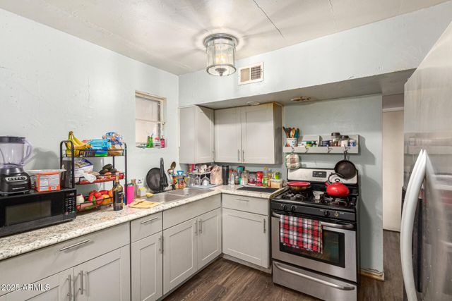 1917 E Pinchot Avenue, Phoenix, AZ 85016