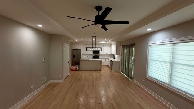 411 W Pierce Road, Itasca, IL 60143