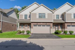 411 W Pierce Road, Itasca, IL 60143