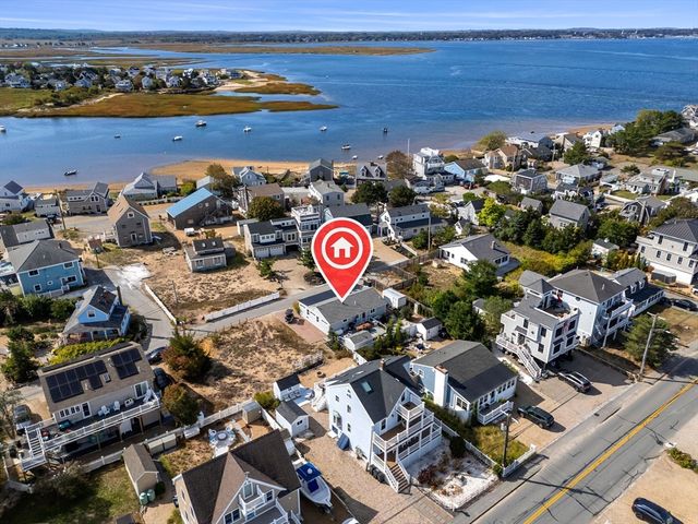 12 Barker St, Newburyport, MA 01950