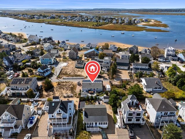 12 Barker St, Newburyport, MA 01950