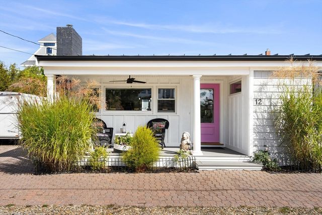12 Barker St, Newburyport, MA 01950