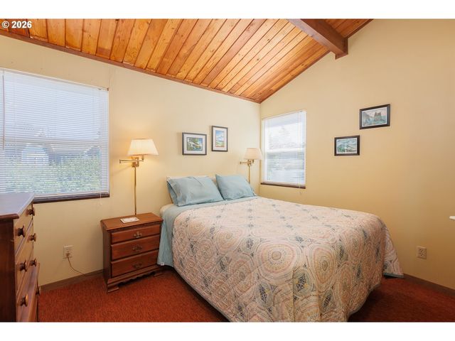 330 EL ROTUNDO Ave, Lincoln City, OR 97367