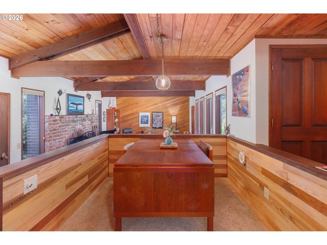 330 EL ROTUNDO Ave, Lincoln City, OR 97367
