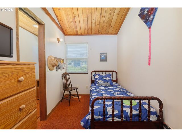 330 EL ROTUNDO Ave, Lincoln City, OR 97367