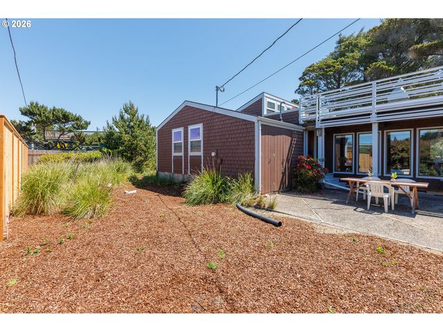 330 EL ROTUNDO Ave, Lincoln City, OR 97367