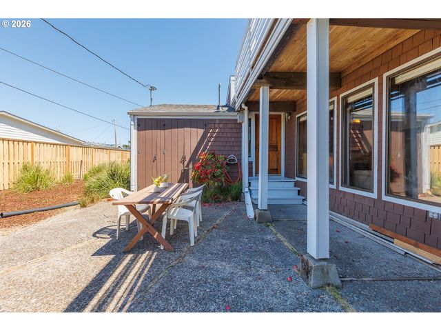 330 EL ROTUNDO Ave, Lincoln City, OR 97367