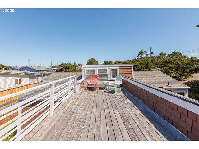 330 EL ROTUNDO Ave, Lincoln City, OR 97367