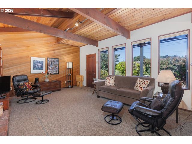 330 EL ROTUNDO Ave, Lincoln City, OR 97367