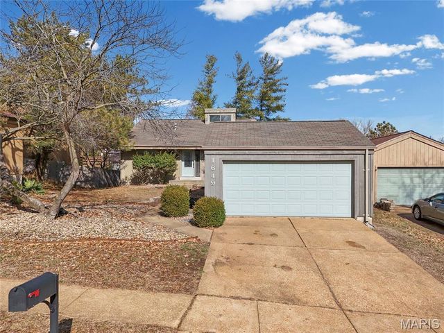 1649 Country Hill Lane, Manchester, MO 63021