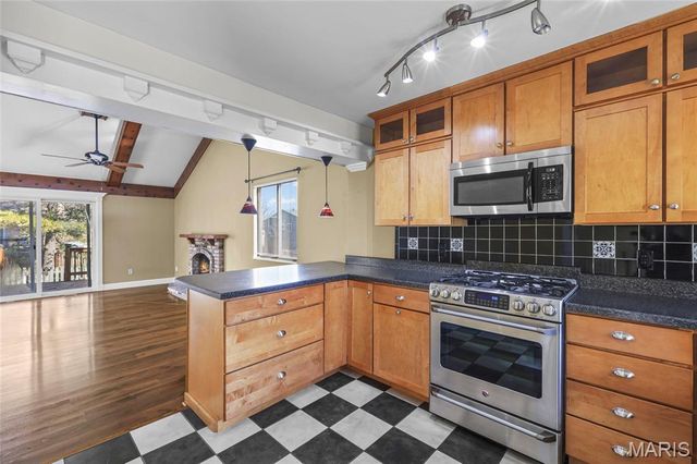 1649 Country Hill Lane, Manchester, MO 63021