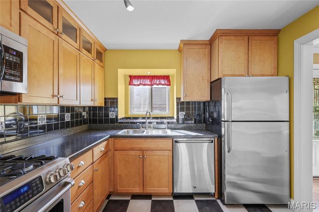 1649 Country Hill Lane, Manchester, MO 63021