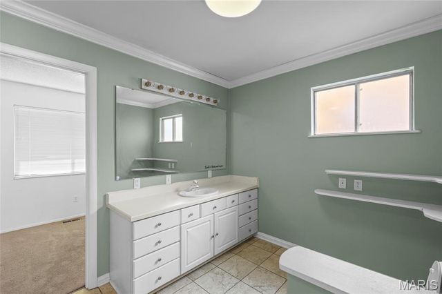 1649 Country Hill Lane, Manchester, MO 63021