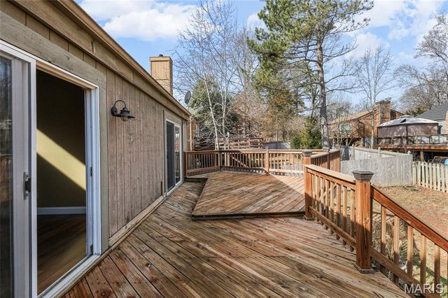 1649 Country Hill Lane, Manchester, MO 63021