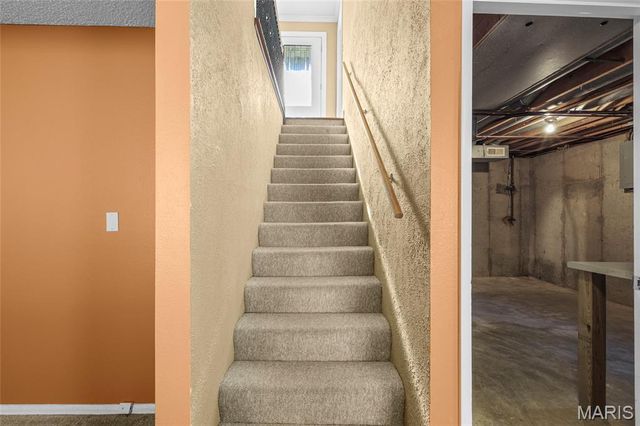 1649 Country Hill Lane, Manchester, MO 63021