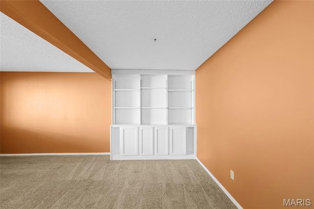 1649 Country Hill Lane, Manchester, MO 63021