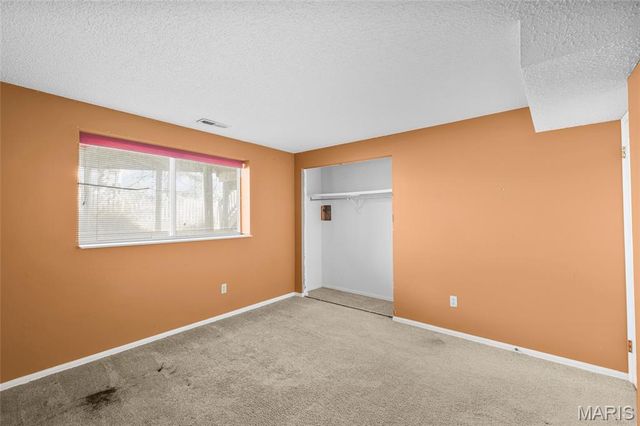 1649 Country Hill Lane, Manchester, MO 63021