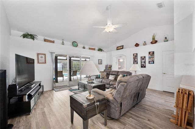 217 OAK CROSSING BOULEVARD, Auburndale, FL 33823