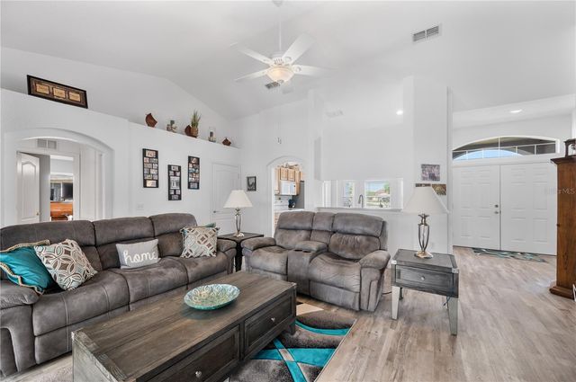 217 OAK CROSSING BOULEVARD, Auburndale, FL 33823